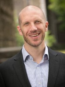 Peter Enns Headshot