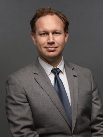 Peter Miller Headshot