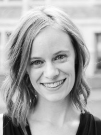 Angela Bruns Headshot