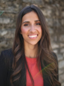 Chhaya Kolavalli Headshot